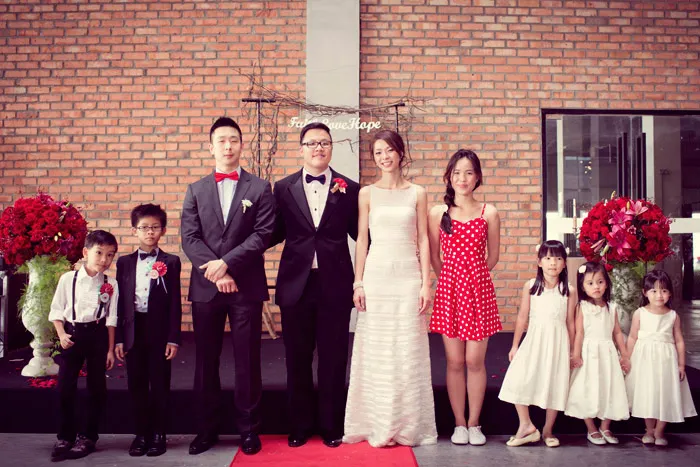 Photo by Chris Teoh. theweddingnotebook.com
