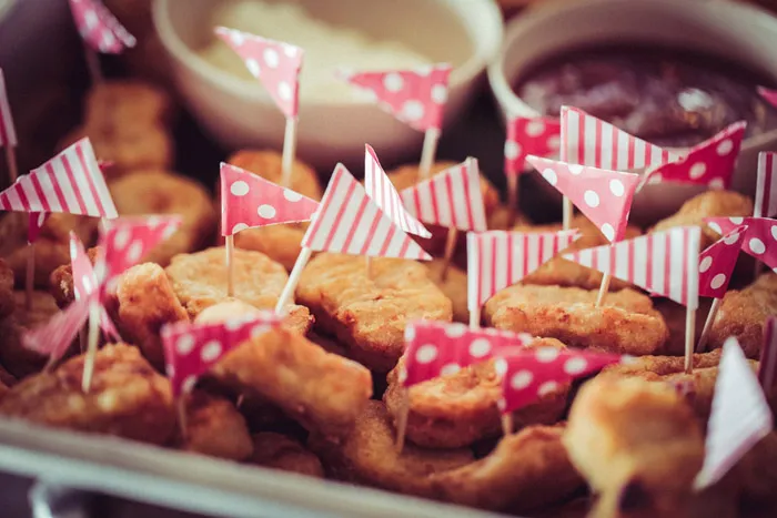 Photo by Wei Min. theweddingnotebook.com