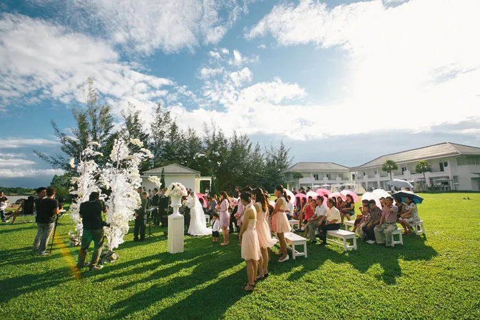 Garden wedding in Malaysia. Photo by Fabulous Moments. theweddingnotebook.com