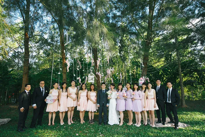 Pink and purple bridal party. Garden wedding in Malaysia. Photo by Fabulous Moments. theweddingnotebook.com