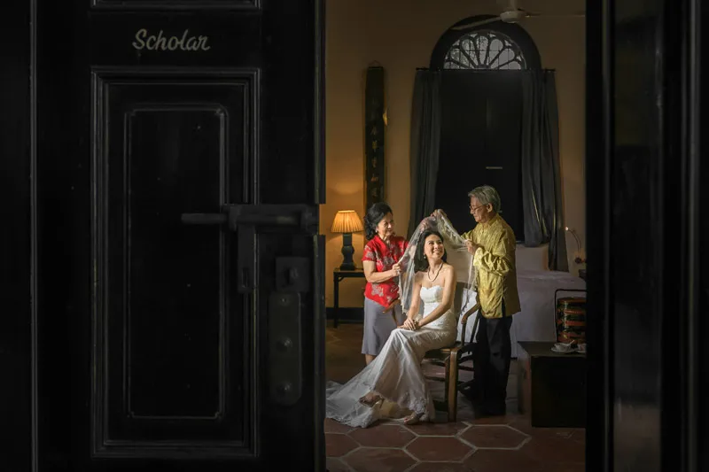 Photo by Alextan Artworks. theweddingnotebook.com