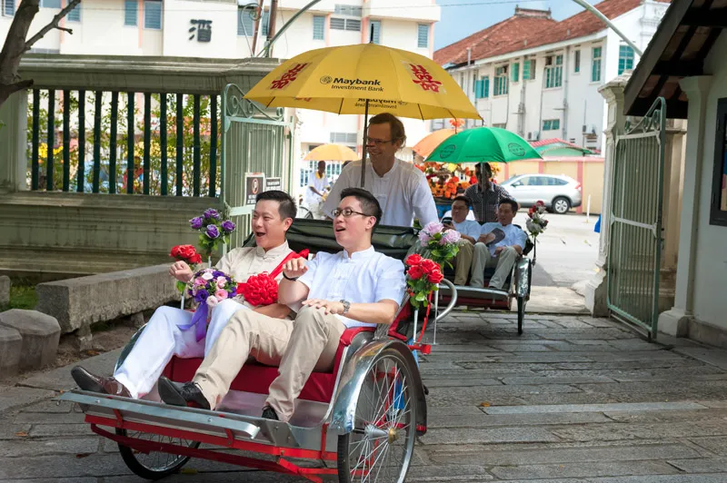 Photo by Alextan Artworks. theweddingnotebook.com