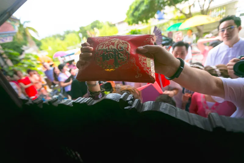 Photo by Alextan Artworks. theweddingnotebook.com