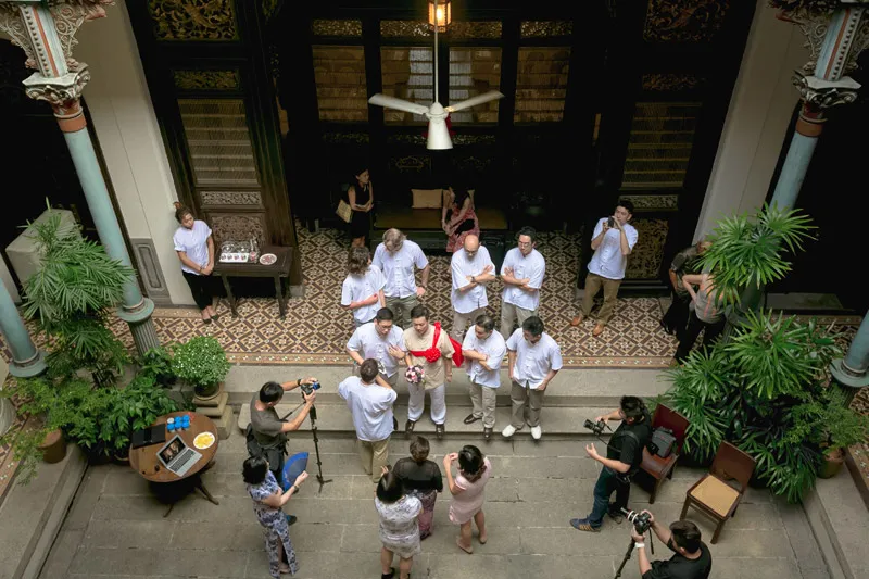 Photo by Alextan Artworks. theweddingnotebook.com