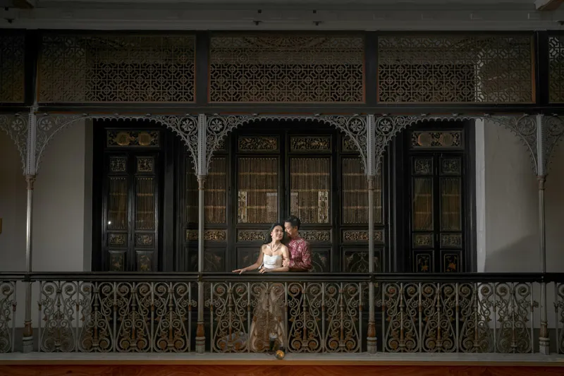 Penang bridal portraits. Photo by Alextan Artworks. theweddingnotebook.com