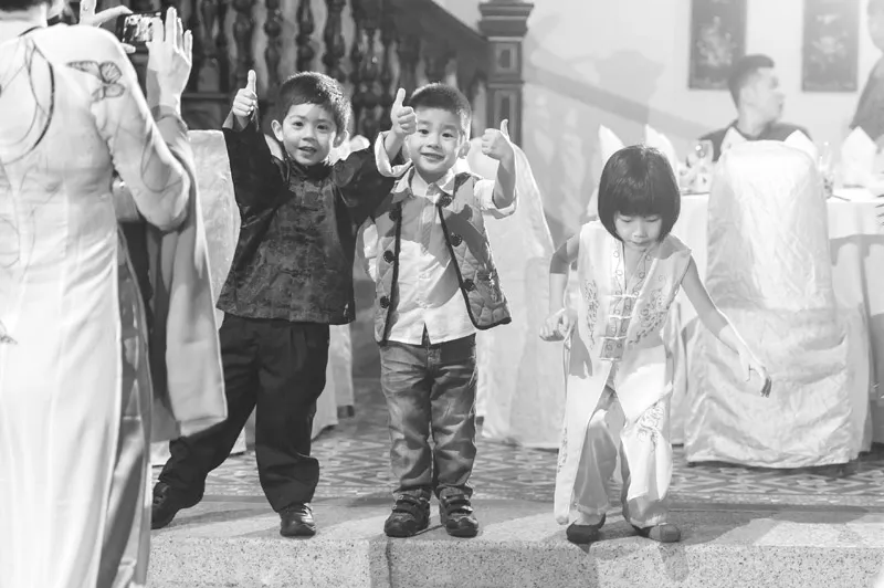 Photo by Alextan Artworks. theweddingnotebook.com