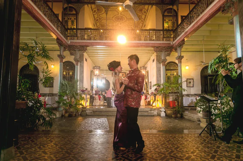 Photo by Alextan Artworks. theweddingnotebook.com