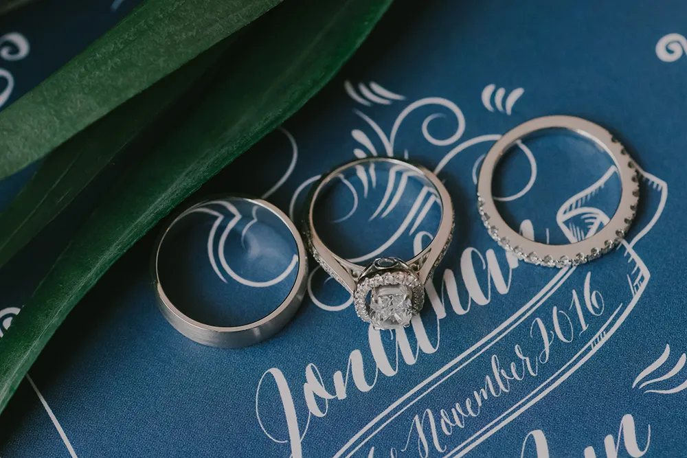 Photo by Louis Loo Photography. theweddingnotebook.com