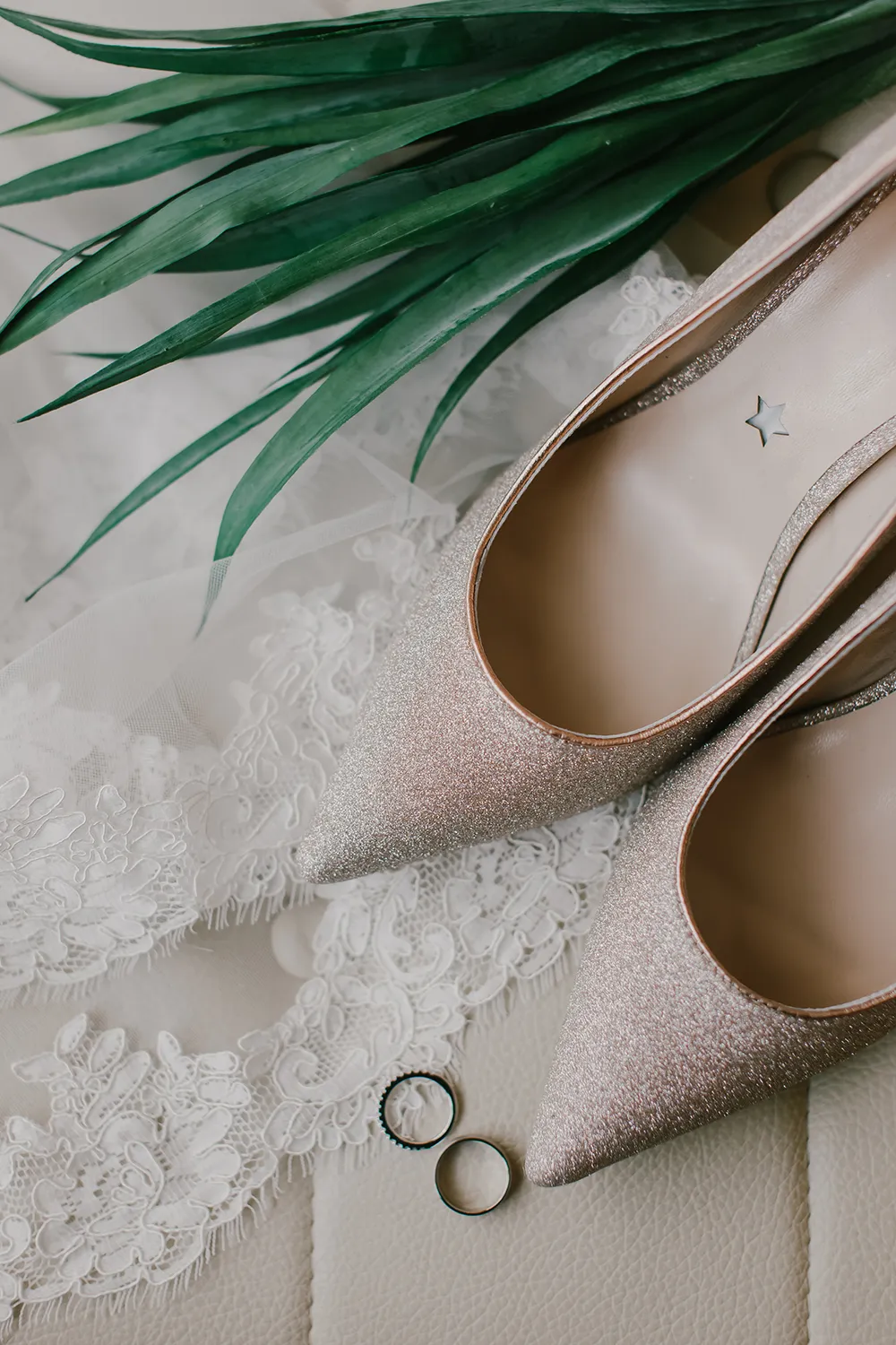 Photo by Louis Loo Photography. theweddingnotebook.com