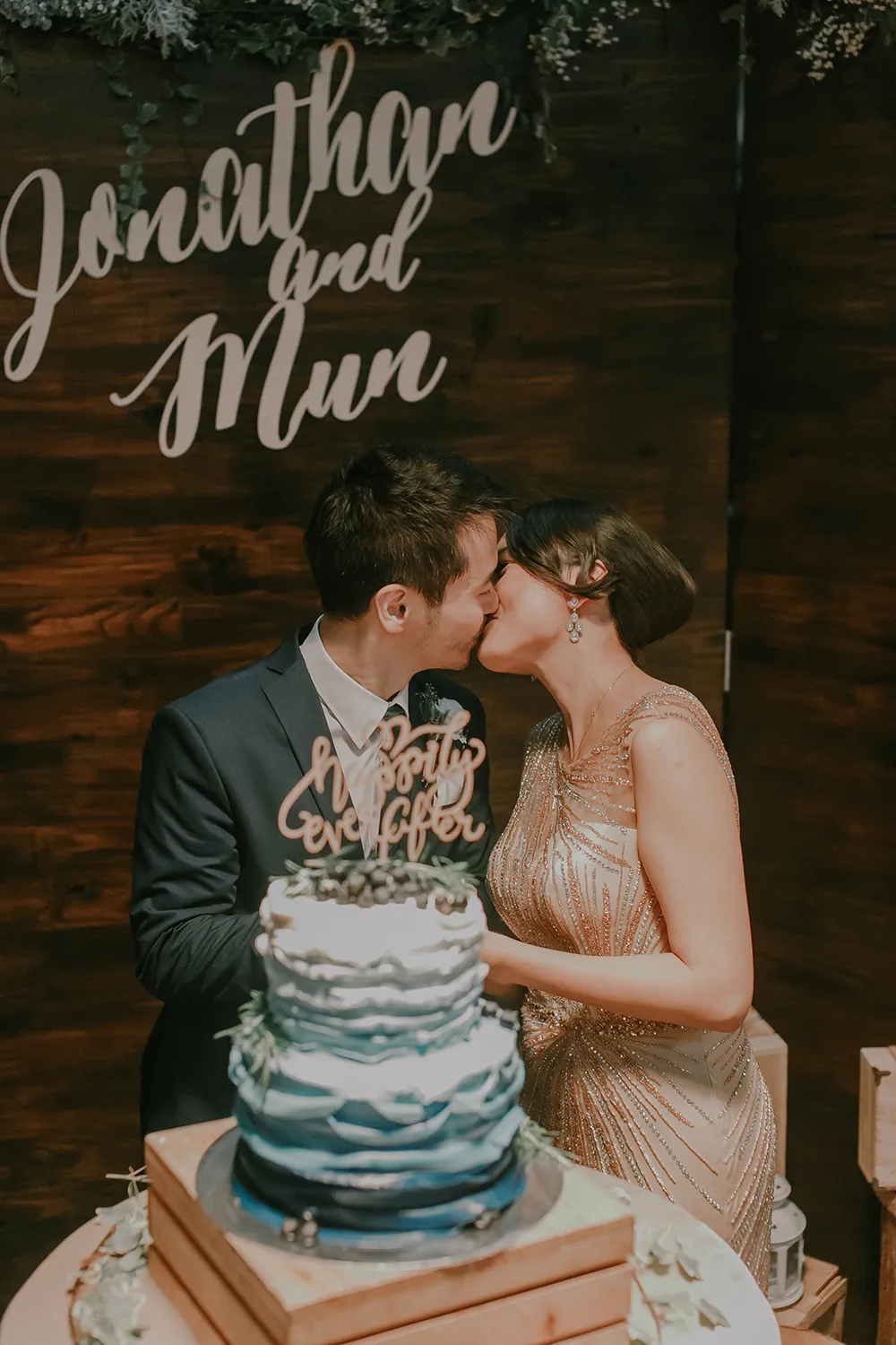 Photo by Louis Loo Photography. theweddingnotebook.com