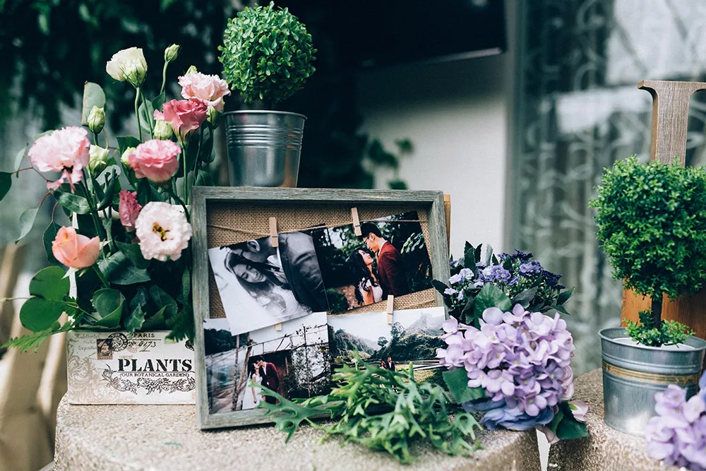 Photo by Trees On The Moon. theweddingnotebook.com