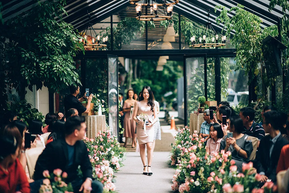 Photo by Trees On The Moon. theweddingnotebook.com