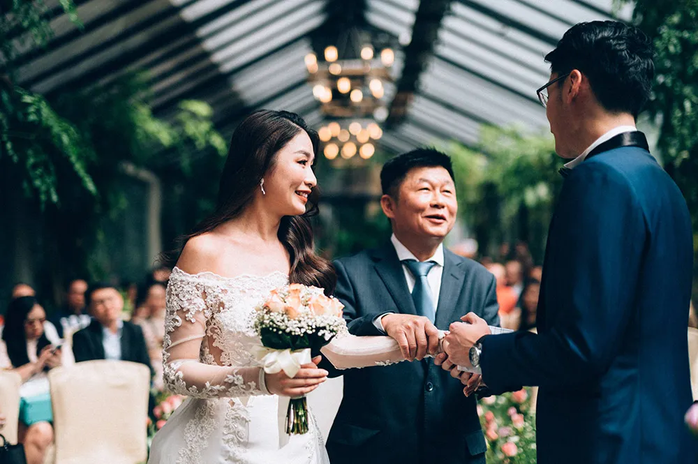 Photo by Trees On The Moon. theweddingnotebook.com