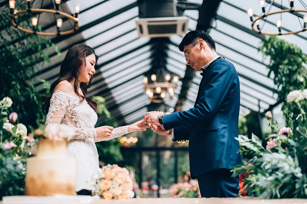 Photo by Trees On The Moon. theweddingnotebook.com