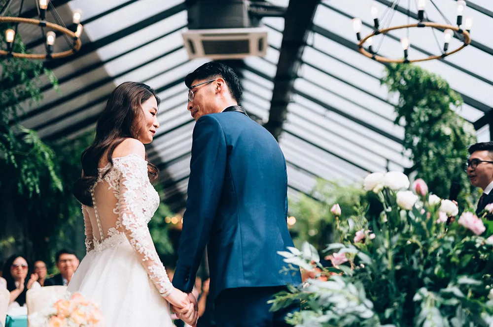 Photo by Trees On The Moon. theweddingnotebook.com