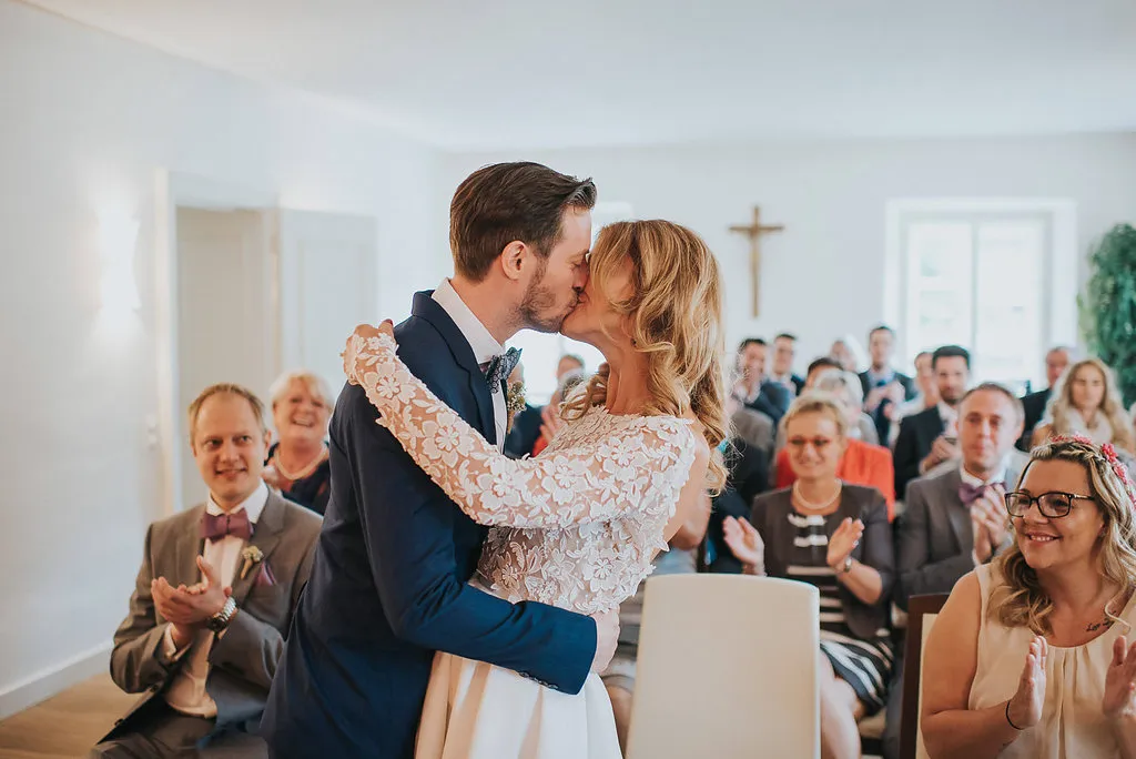 Photo by Andrew Leiner. theweddingnotebook.com