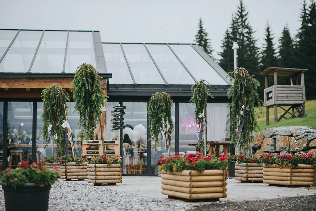 Photo by Andrew Leiner. theweddingnotebook.com