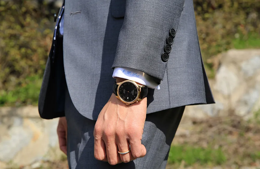 Photo DIY Bridal Portraits In Seoul. theweddingnotebook.com