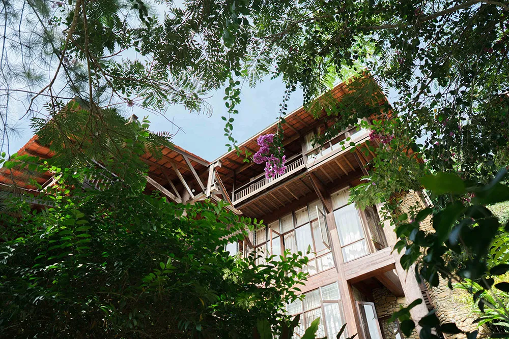 Photo by Pause Studios. theweddingnotebook.com