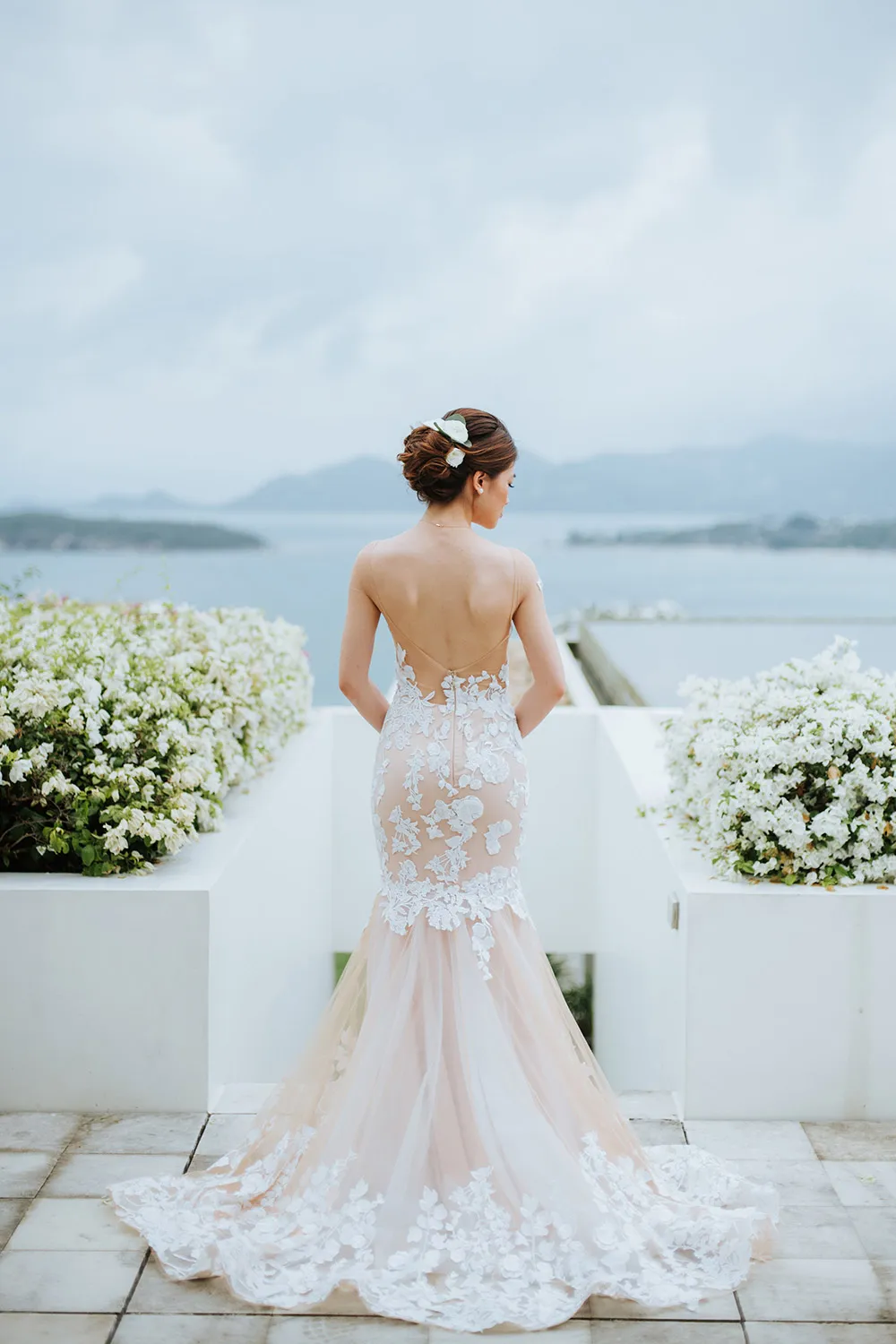 Photo by MunKeat Photography. theweddingnotebook.com