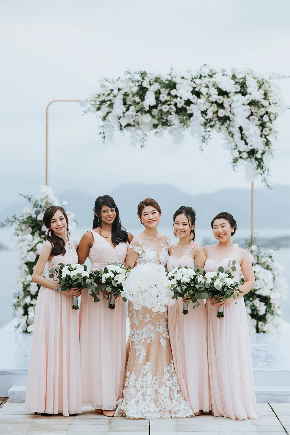 Photo by MunKeat Photography. theweddingnotebook.com