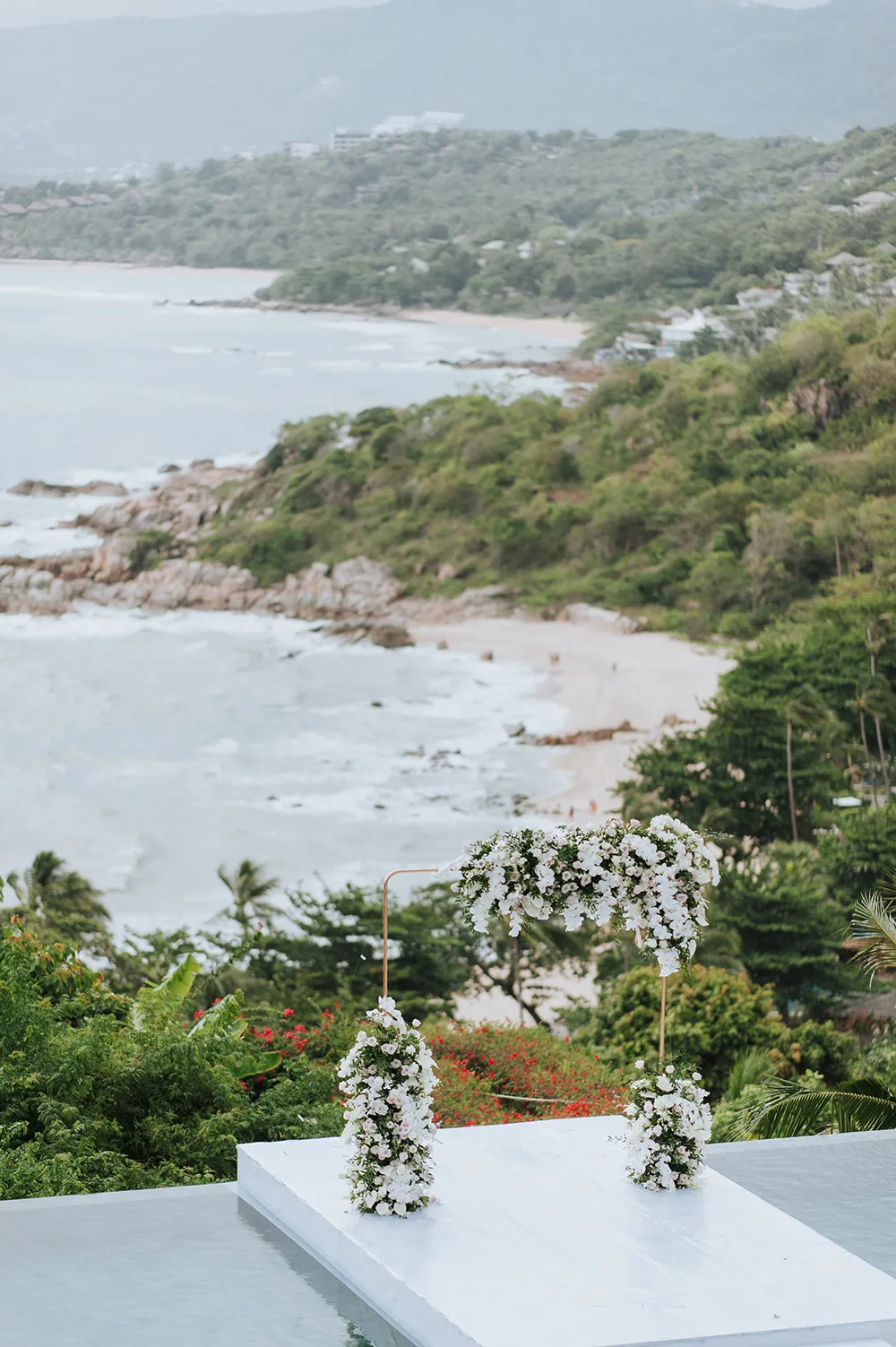 Photo by MunKeat Photography. theweddingnotebook.com