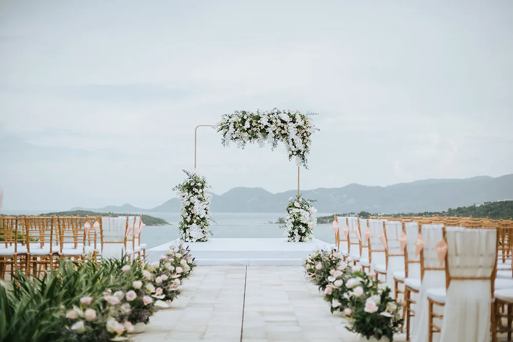 Photo by MunKeat Photography. theweddingnotebook.com