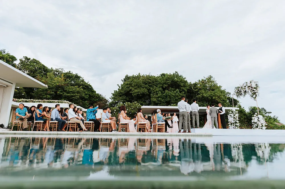 Photo by MunKeat Photography. theweddingnotebook.com