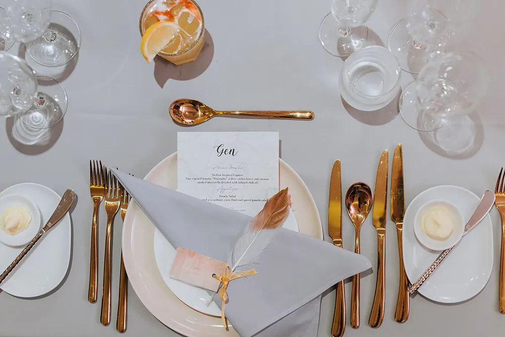 Photo by MunKeat Photography. theweddingnotebook.com