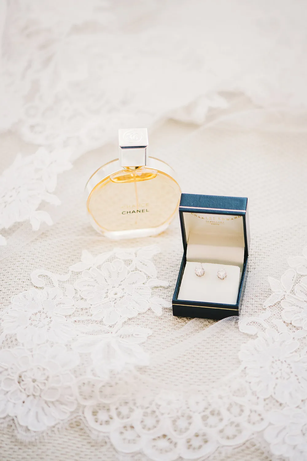 Munkeat Photography. theweddingnotebook.com