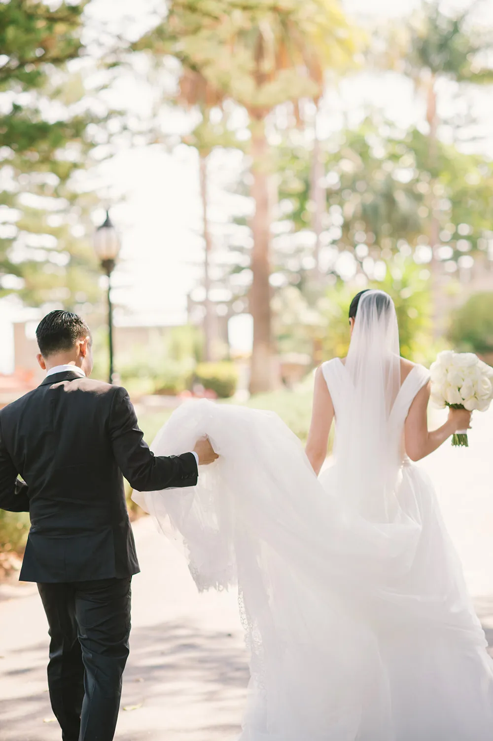 Munkeat Photography. theweddingnotebook.com