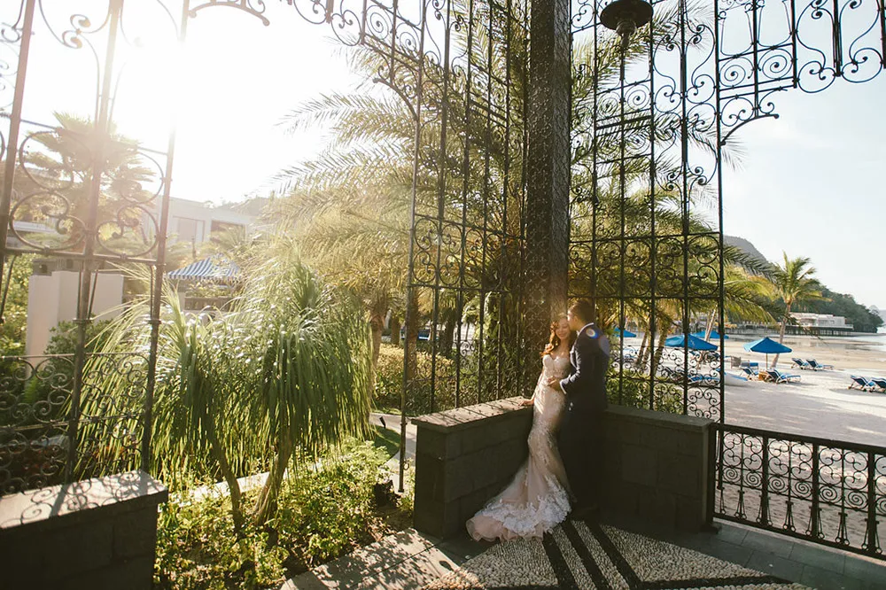 Photo by Dennis Yap Photography. theweddingnotebook.com