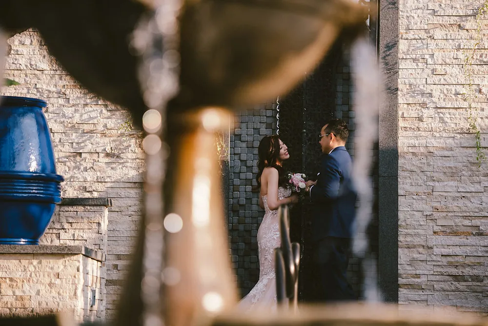 Photo by Dennis Yap Photography. theweddingnotebook.com