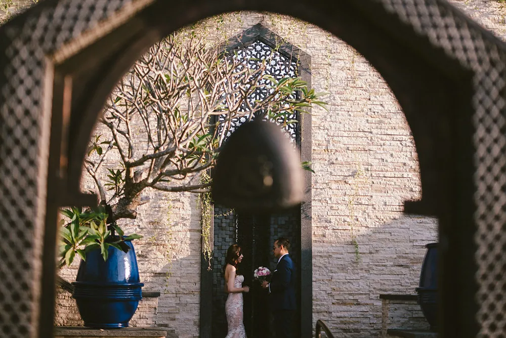 Photo by Dennis Yap Photography. theweddingnotebook.com