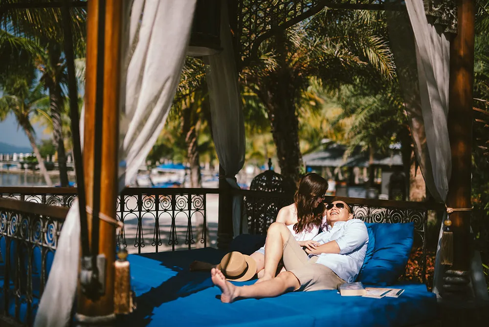 Photo by Dennis Yap Photography. theweddingnotebook.com