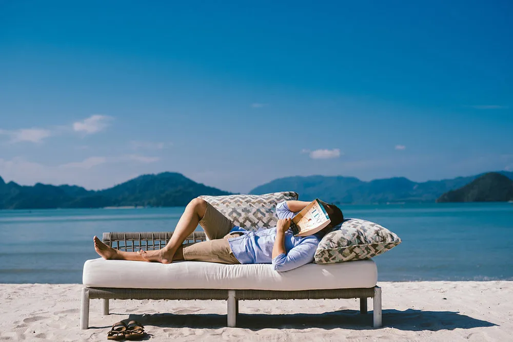 Photo by Dennis Yap Photography. theweddingnotebook.com