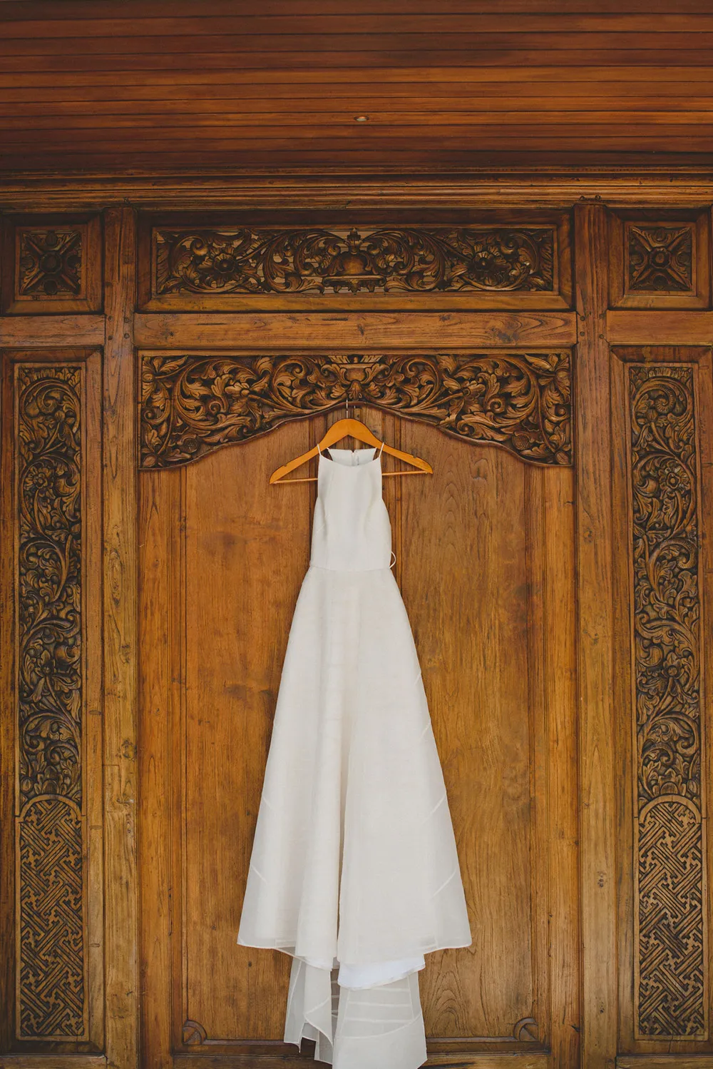 Destination wedding in Semara Luxury Villa Resort Bali. Photo by Terralogical. theweddingnotebook.com