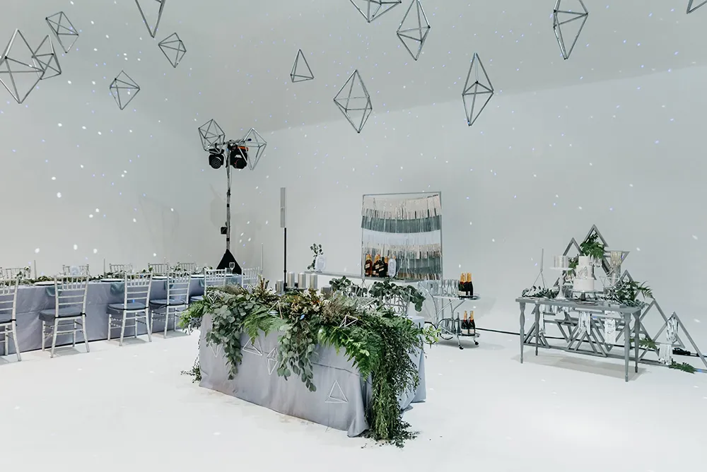 Photo by Peter Herman Photography. theweddingnotebook.com