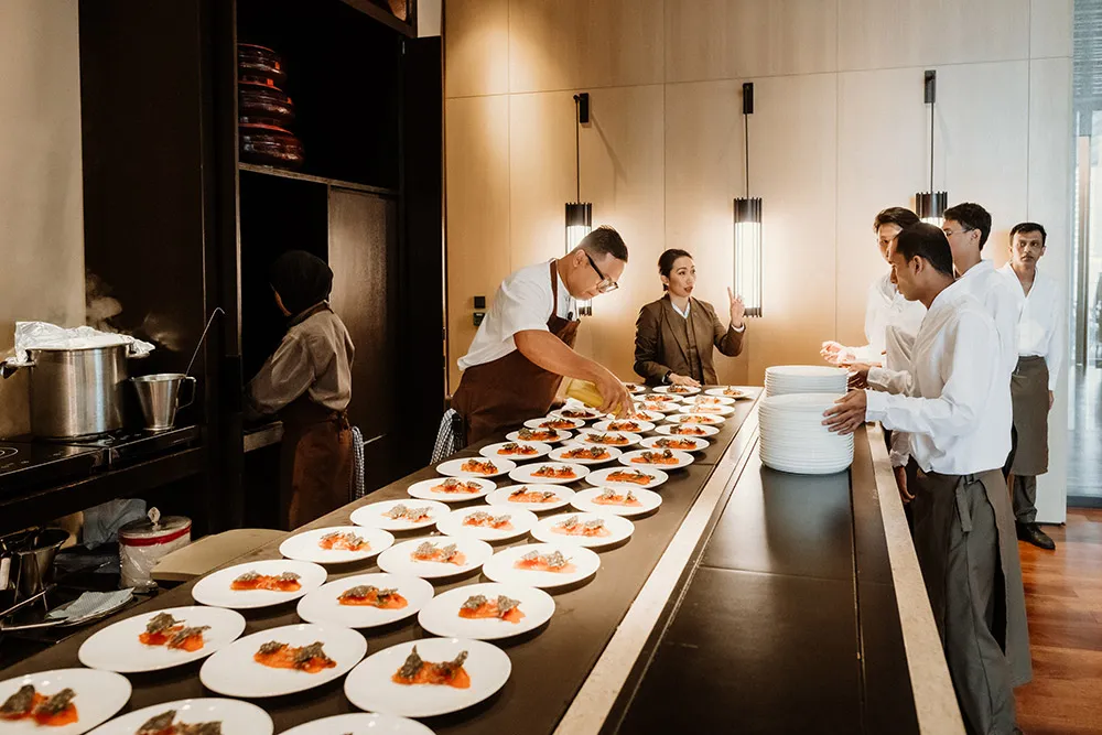 Wedding at The RuMa Hotel and Residences. Peter Herman Photography. theweddingnotebook.com