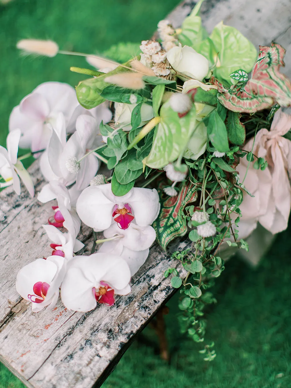 Helium Hearts by Marlon Capuyan. theweddingnotebook.com