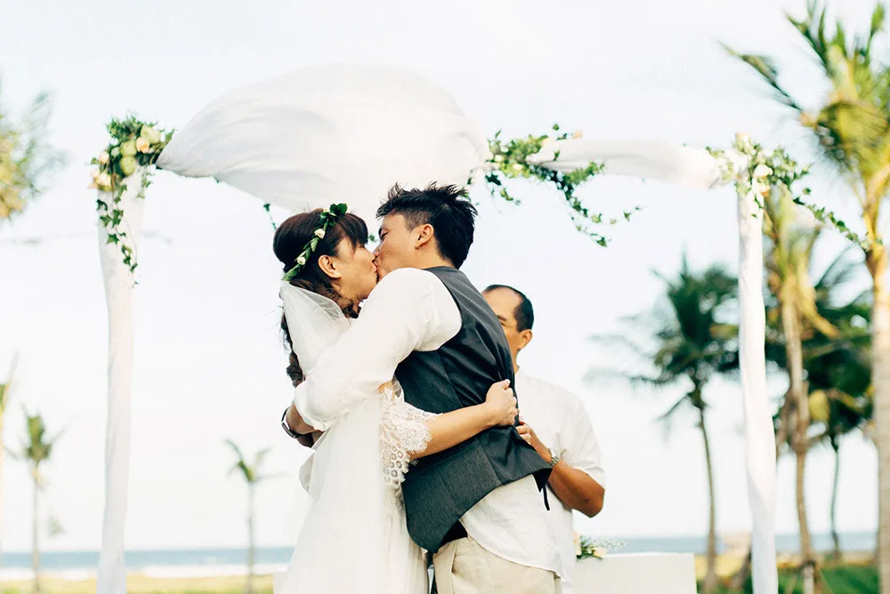 Photo by Bloc Memoire Photography. theweddingnotebook.com