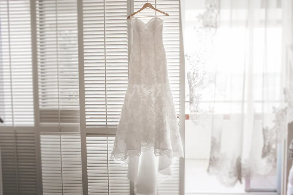 Photo by Angela Rose Photography. theweddingnotebook.com