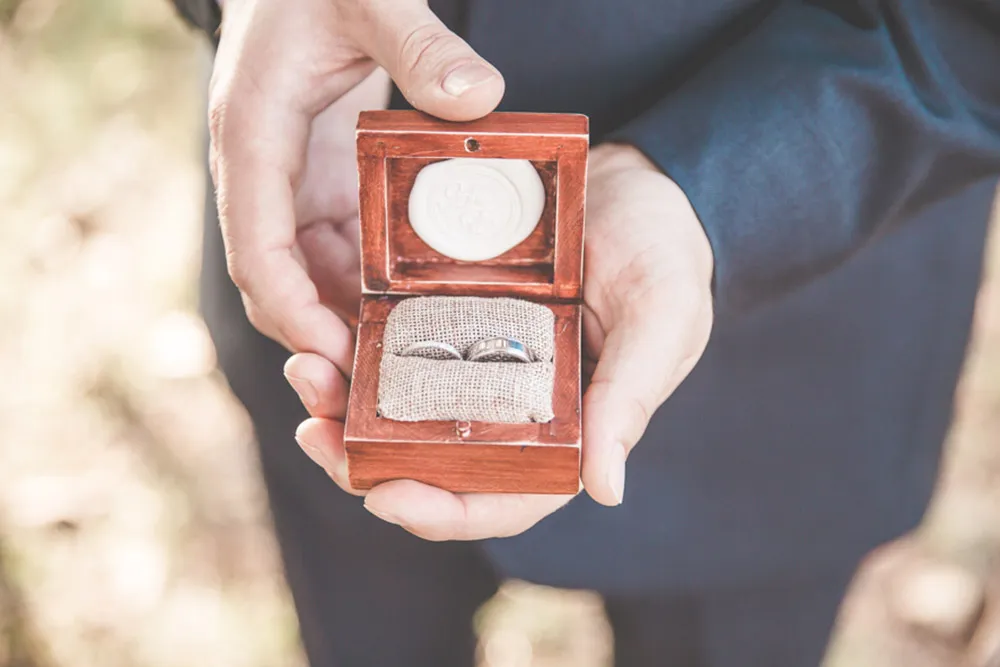 Photo by Angela Rose Photography. theweddingnotebook.com