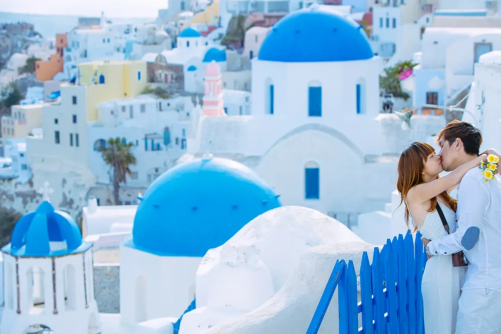 DIY Wedding Photoshoot, Santorini, Greece. theweddingnotebook.com