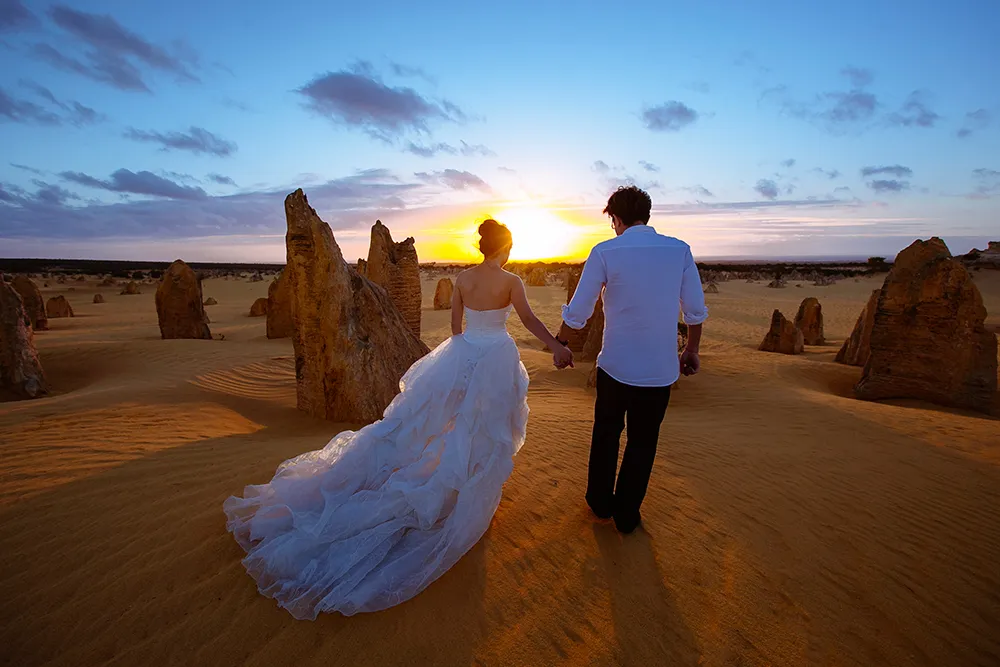 DIY Wedding Photoshoot, The Pinnacles, WA, Australia. theweddingnotebook.com