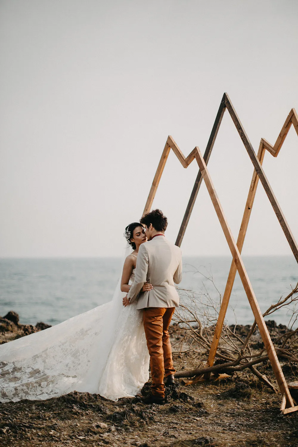 Photo by Helium Hearts. theweddingnotebook.com