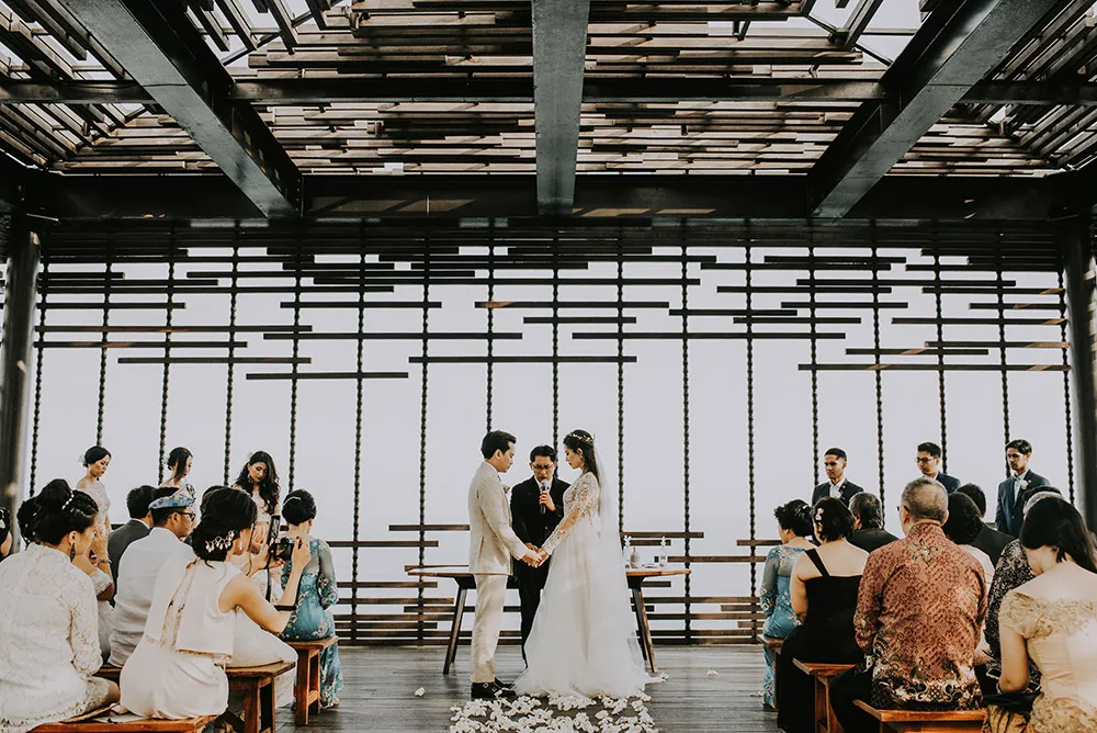 Photo by Diktatphotography. theweddingnotebook.com