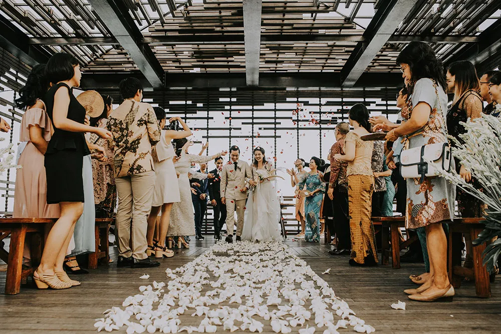 Photo by Diktatphotography. theweddingnotebook.com