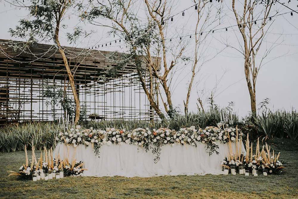 Photo by Diktatphotography. theweddingnotebook.com