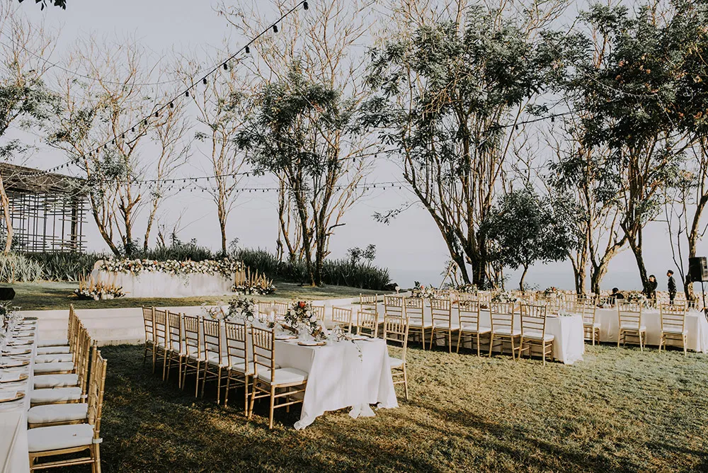 Photo by Diktatphotography. theweddingnotebook.com